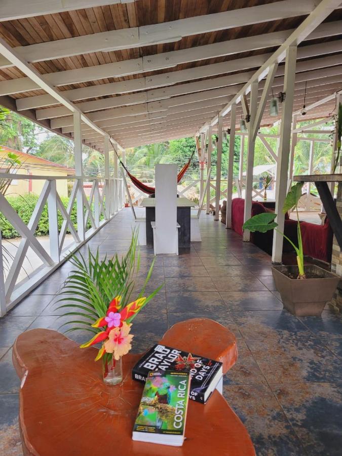 Lizard King Hotel & Suites Puerto Viejo de Talamanca Экстерьер фото