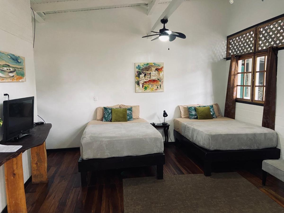 Lizard King Hotel & Suites Puerto Viejo de Talamanca Экстерьер фото