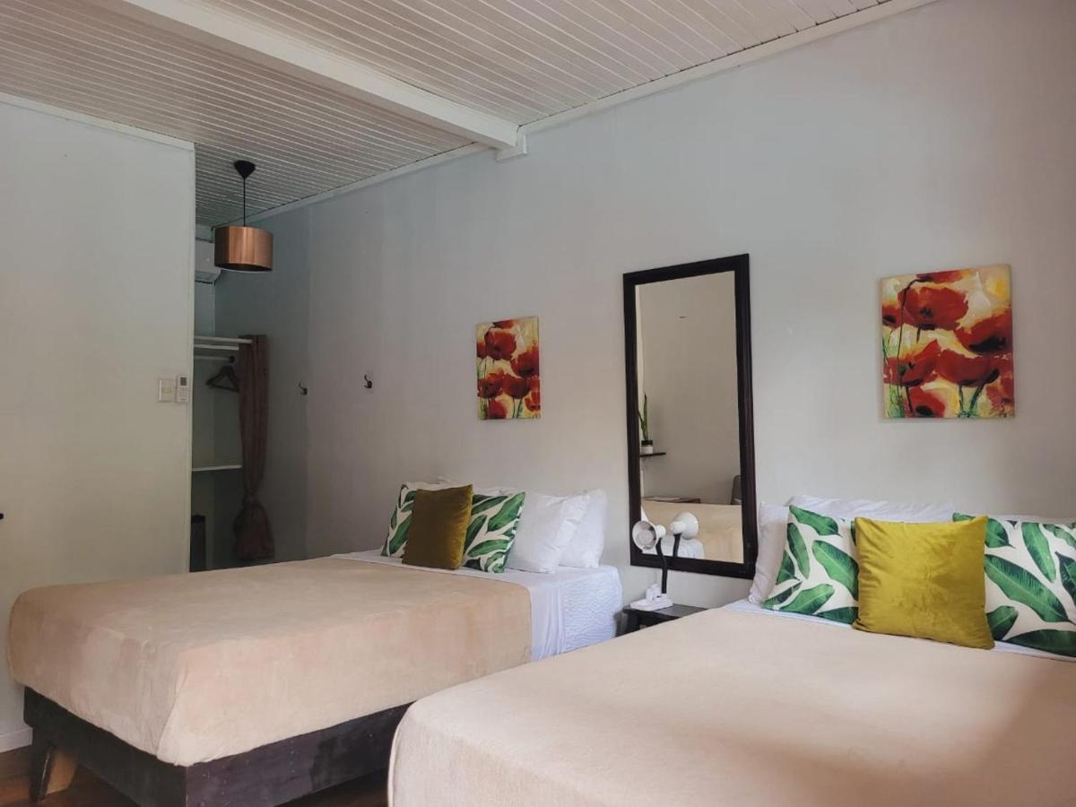 Lizard King Hotel & Suites Puerto Viejo de Talamanca Экстерьер фото