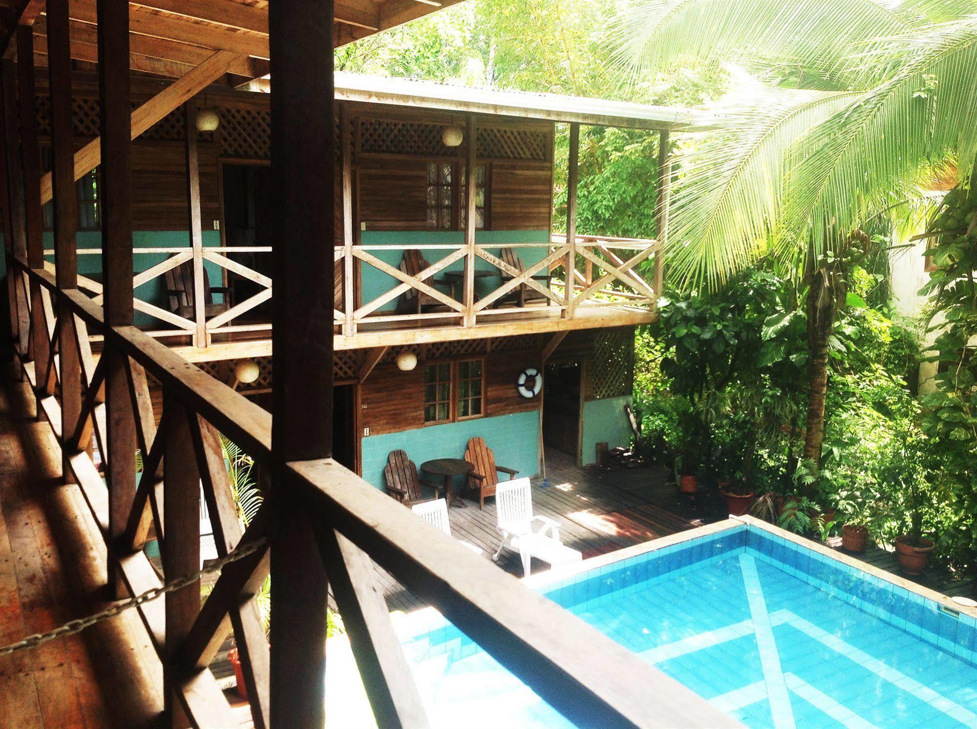 Lizard King Hotel & Suites Puerto Viejo de Talamanca Экстерьер фото